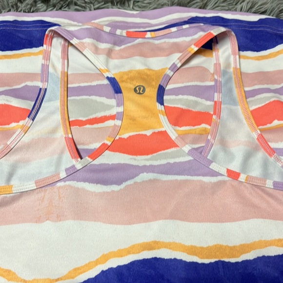 Lululemon tank - Picture 2 of 6